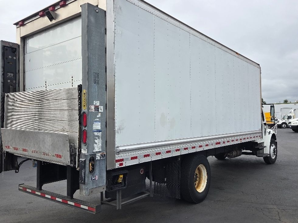 Refrigerated Truck-Light and Medium Duty Trucks-Freightliner-2019-M2-Kent-WA-147,083\n\t\tmiles-$ 52,750 - Image 14