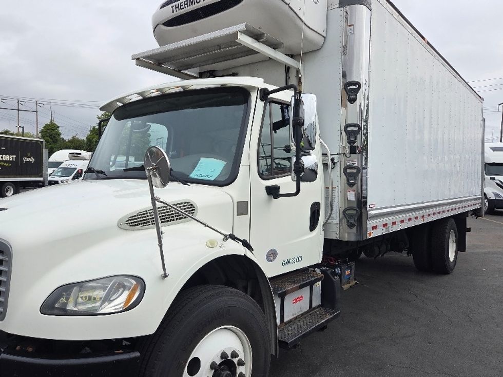 Refrigerated Truck-Light and Medium Duty Trucks-Freightliner-2019-M2-Kent-WA-147,083\n\t\tmiles-$ 52,750 - Image 3