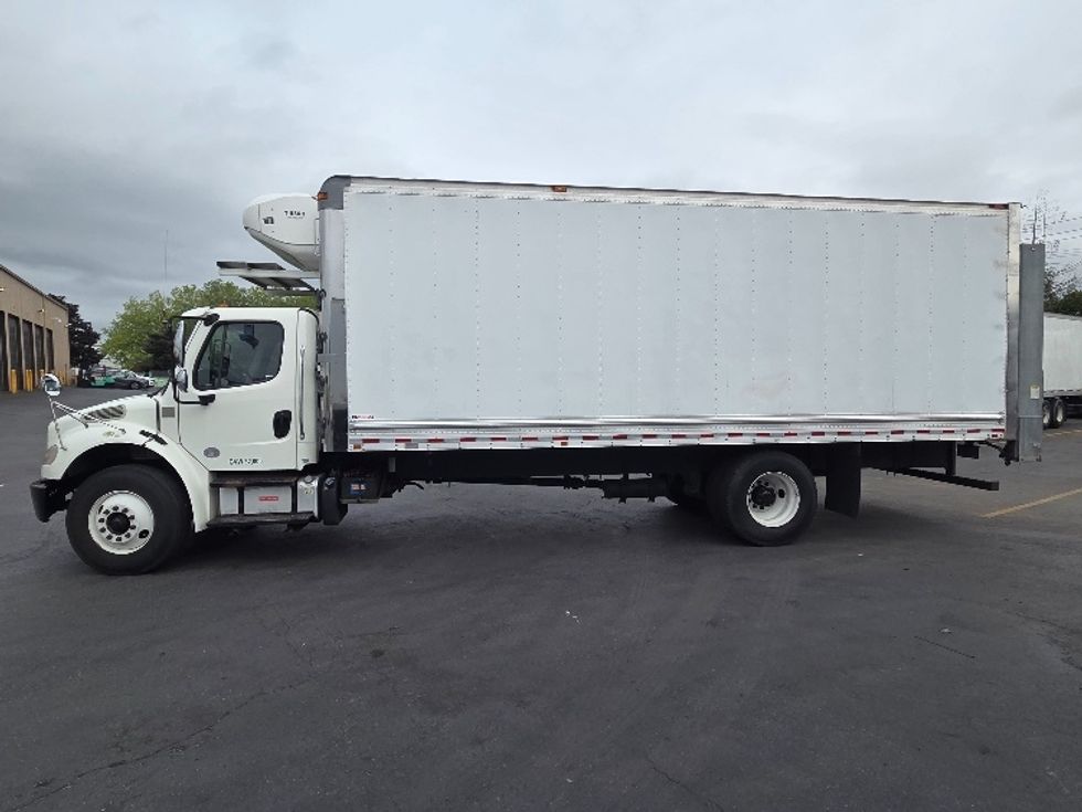 Refrigerated Truck-Light and Medium Duty Trucks-Freightliner-2019-M2-Kent-WA-147,083\n\t\tmiles-$ 52,750 - Image 4