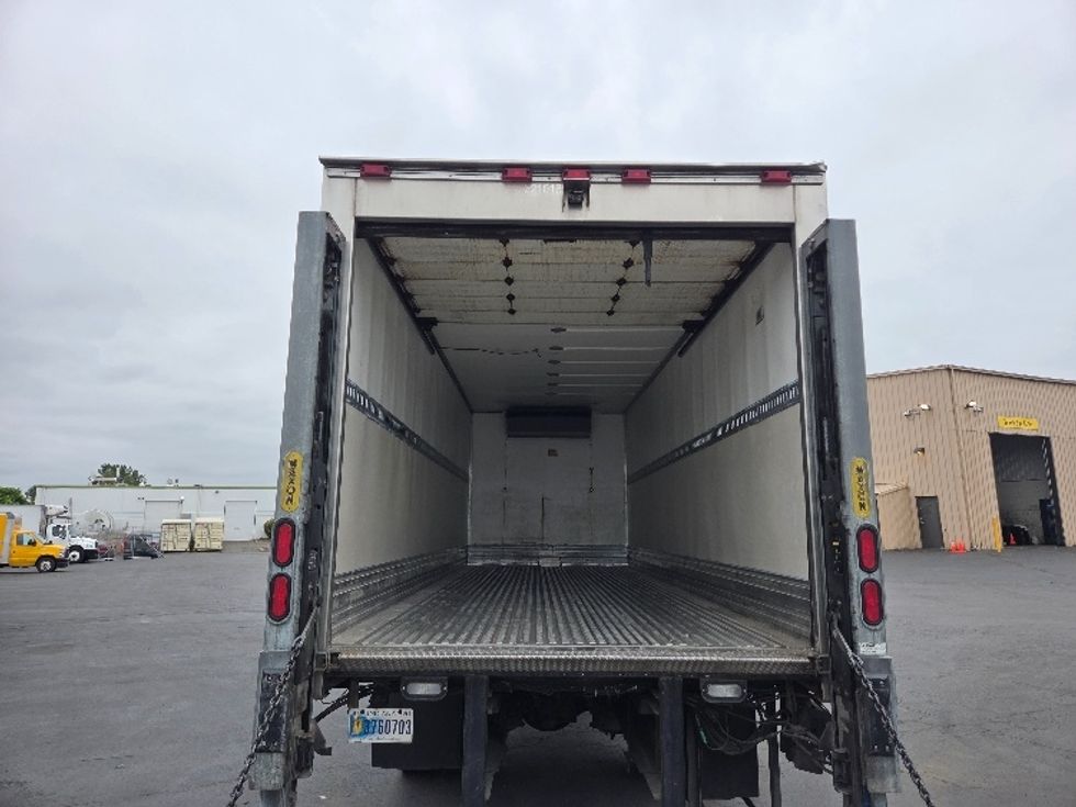 Refrigerated Truck-Light and Medium Duty Trucks-Freightliner-2019-M2-Kent-WA-147,083\n\t\tmiles-$ 52,750 - Image 8