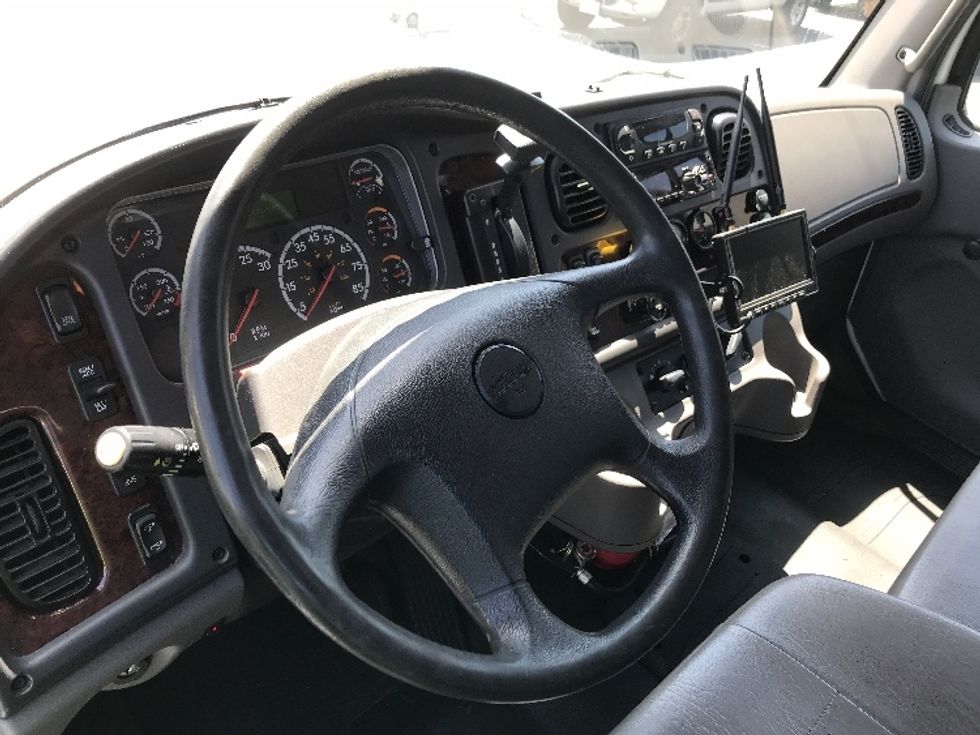 Refrigerated Truck-Light and Medium Duty Trucks-Freightliner-2019-M2-Kent-WA-184,500\n\t\tmiles-$ 61,250 - Image 17