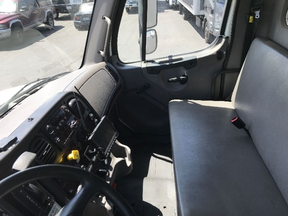 Refrigerated Truck-Light and Medium Duty Trucks-Freightliner-2019-M2-Kent-WA-184,500\n\t\tmiles-$ 61,250 - Image 19