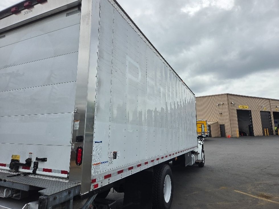Refrigerated Truck-Light and Medium Duty Trucks-Freightliner-2019-M2-Kent-WA-242,923\n\t\tmiles-$ 45,000 - Image 13
