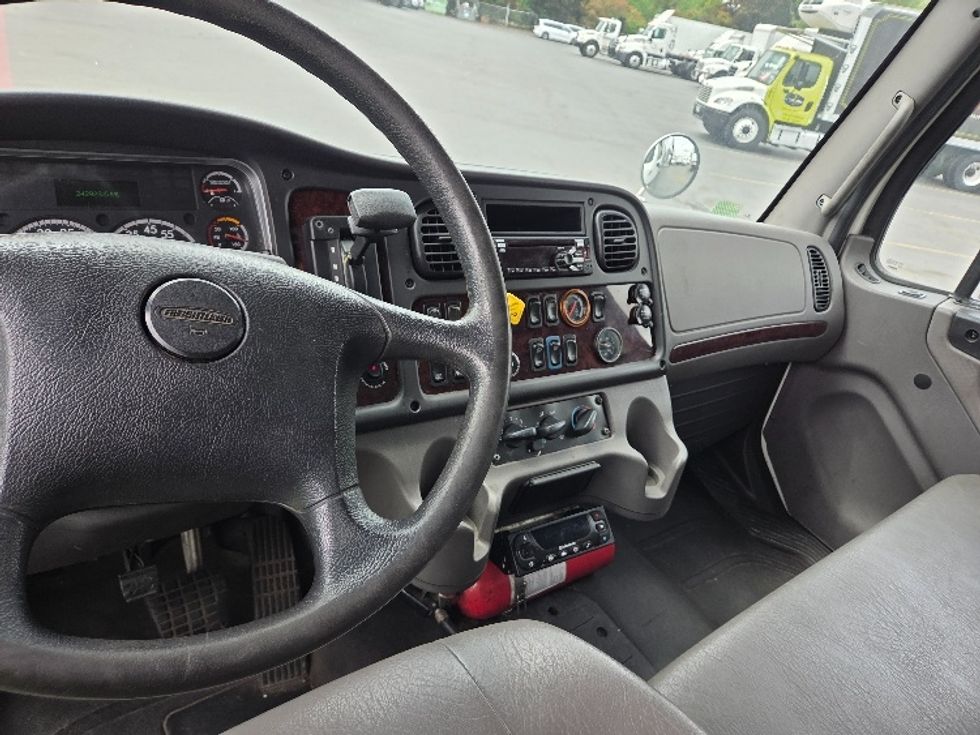 Refrigerated Truck-Light and Medium Duty Trucks-Freightliner-2019-M2-Kent-WA-242,923\n\t\tmiles-$ 45,000 - Image 18