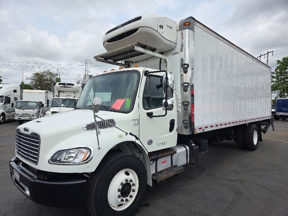 Refrigerated Truck-Light and Medium Duty Trucks-Freightliner-2019-M2-Kent-WA-242,923\n\t\tmiles-$ 45,000 - Image 3