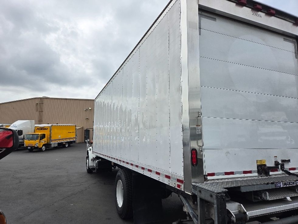 Refrigerated Truck-Light and Medium Duty Trucks-Freightliner-2019-M2-Kent-WA-242,923\n\t\tmiles-$ 45,000 - Image 6