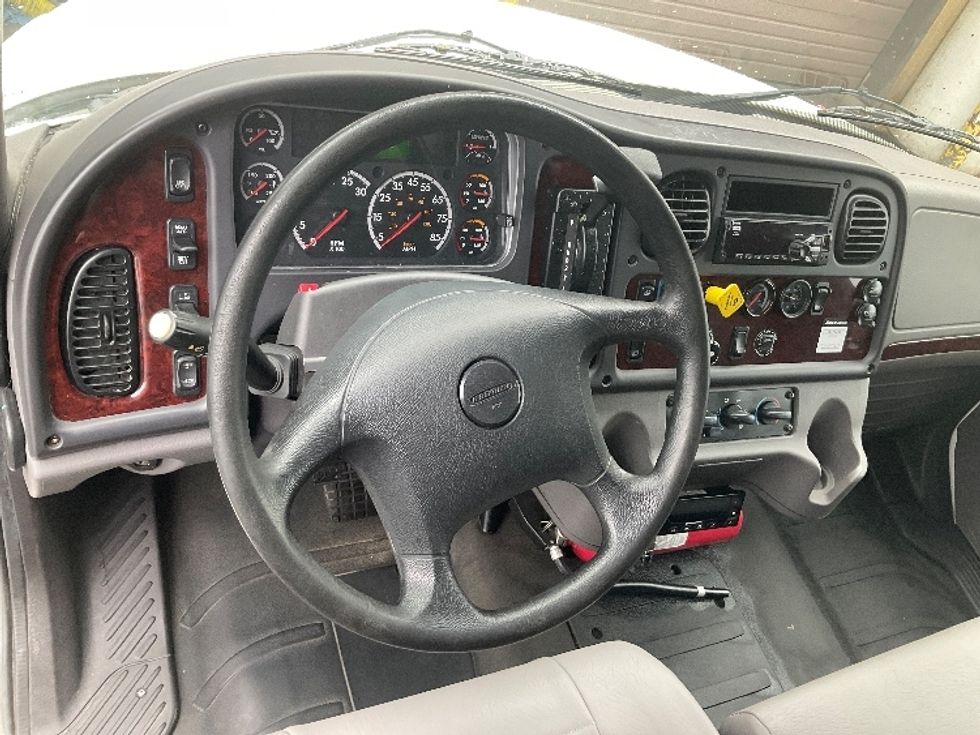 Refrigerated Truck-Light and Medium Duty Trucks-Freightliner-2019-M2-Kent-WA-307,034\n\t\tmiles-$ 42,750 - Image 17