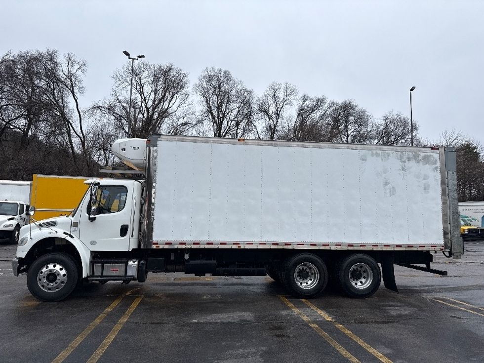 Refrigerated Truck-Light and Medium Duty Trucks-Freightliner-2019-M2-Knoxville-TN-222,378\n\t\tmiles-$ 48,500 - Image 4