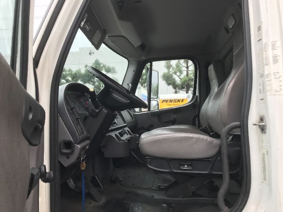 Refrigerated Truck-Light and Medium Duty Trucks-Freightliner-2019-M2-La Mirada-CA-103,701\n\t\tmiles-$ 58,000 - Image 17
