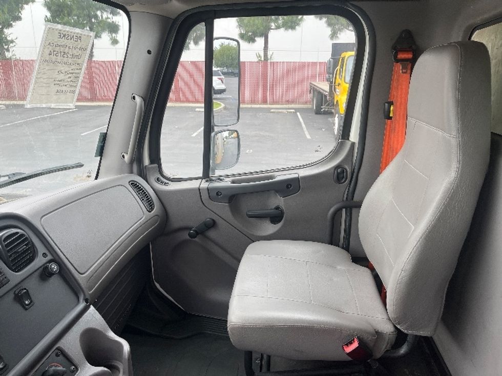 Refrigerated Truck-Light and Medium Duty Trucks-Freightliner-2019-M2-La Mirada-CA-108,909\n\t\tmiles-$ 50,750 - Image 19