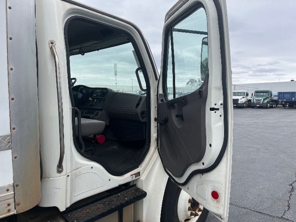 Refrigerated Truck-Light and Medium Duty Trucks-Freightliner-2019-M2-La Mirada-CA-108,909\n\t\tmiles-$ 50,750 - Image 20