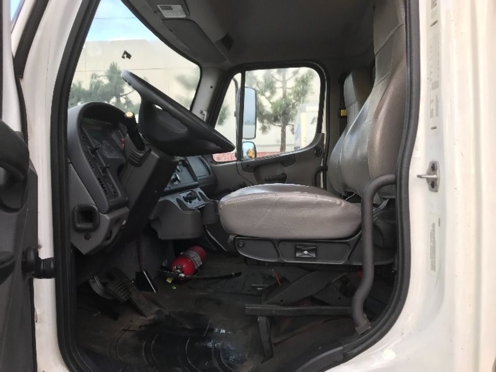 Refrigerated Truck-Light and Medium Duty Trucks-Freightliner-2019-M2-La Mirada-CA-110,660\n\t\tmiles-$ 57,750 - Image 17