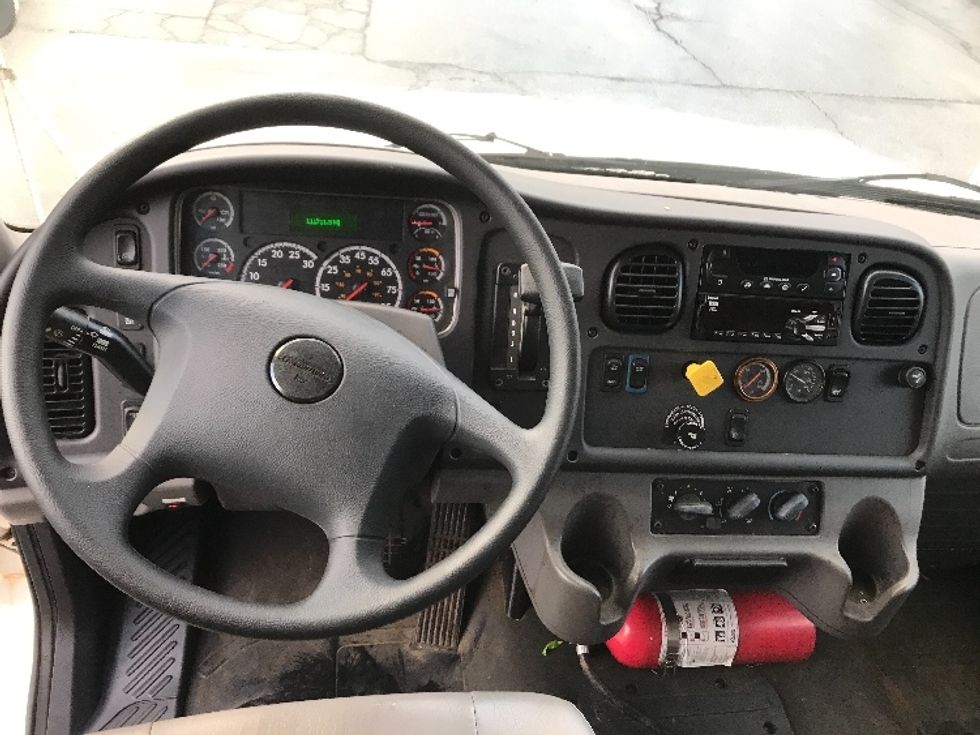 Refrigerated Truck-Light and Medium Duty Trucks-Freightliner-2019-M2-La Mirada-CA-110,660\n\t\tmiles-$ 57,750 - Image 18