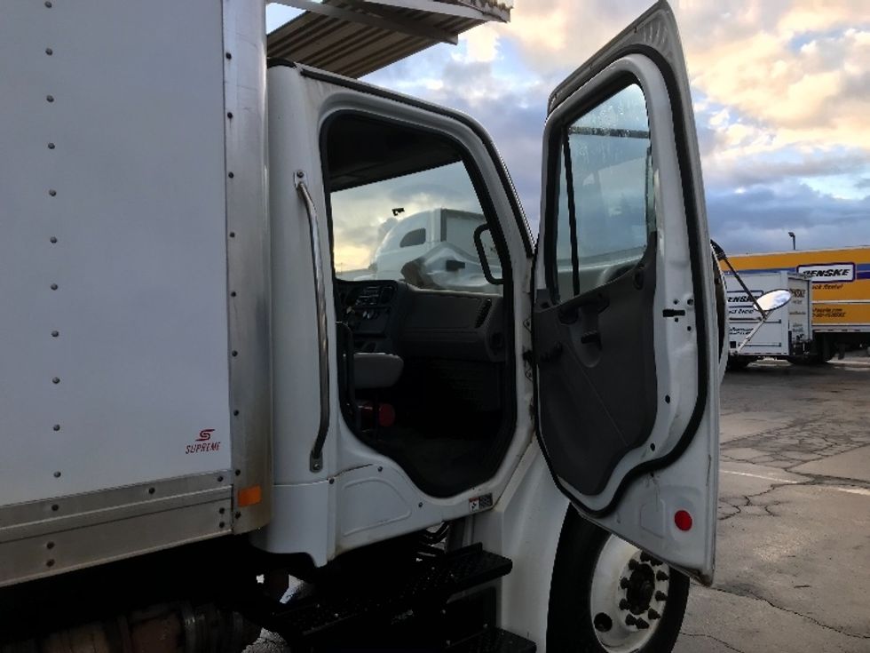 Refrigerated Truck-Light and Medium Duty Trucks-Freightliner-2019-M2-La Mirada-CA-110,660\n\t\tmiles-$ 57,750 - Image 20