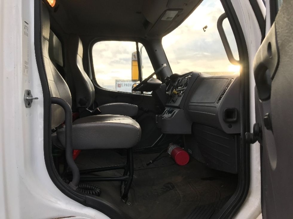 Refrigerated Truck-Light and Medium Duty Trucks-Freightliner-2019-M2-La Mirada-CA-110,660\n\t\tmiles-$ 57,750 - Image 22