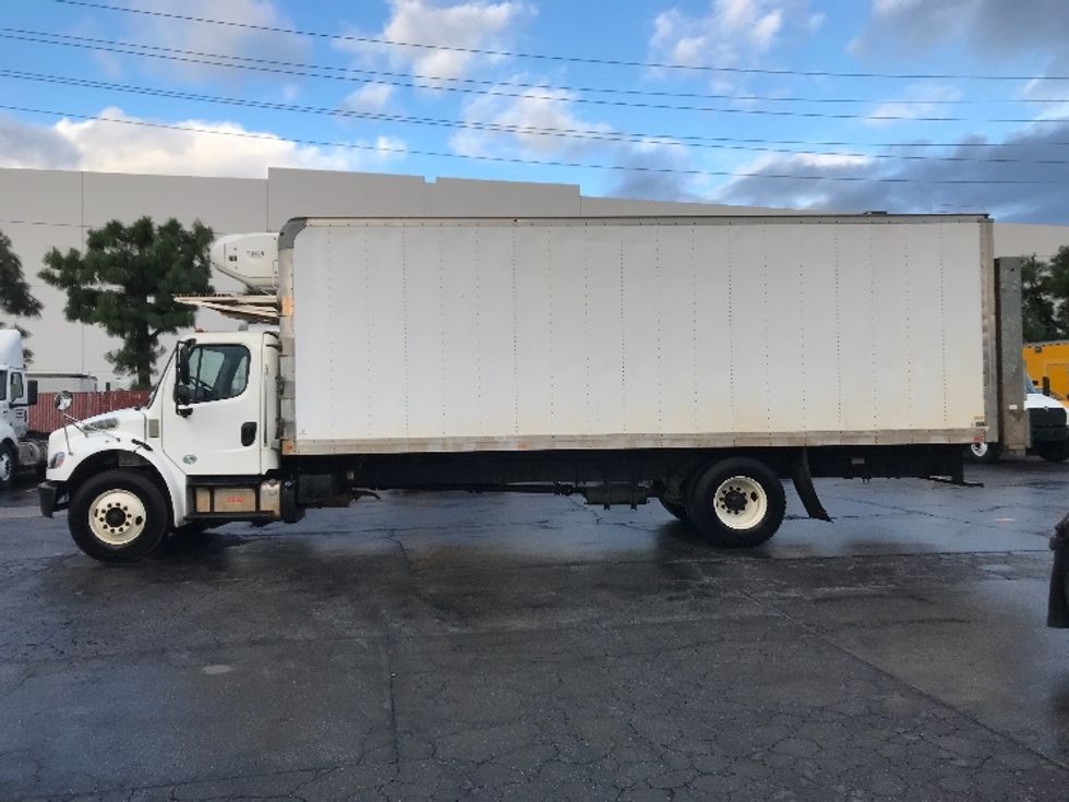 Refrigerated Truck-Light and Medium Duty Trucks-Freightliner-2019-M2-La Mirada-CA-110,660\n\t\tmiles-$ 57,750 - Image 4