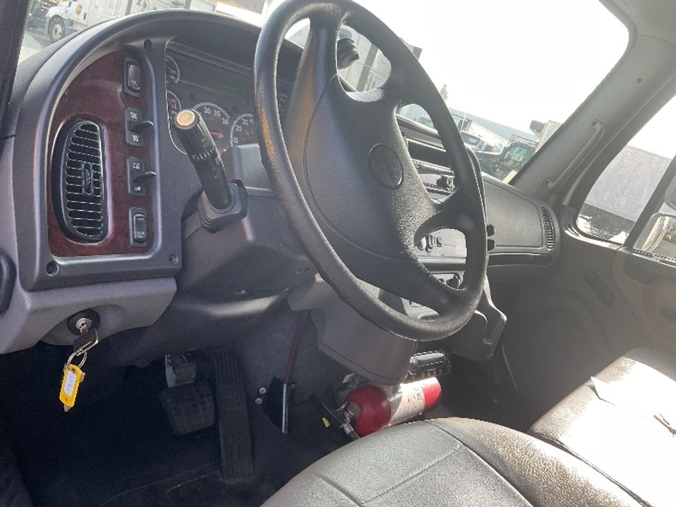Refrigerated Truck-Light and Medium Duty Trucks-Freightliner-2019-M2-La Mirada-CA-120,402\n\t\tmiles-$ 68,500 - Image 17
