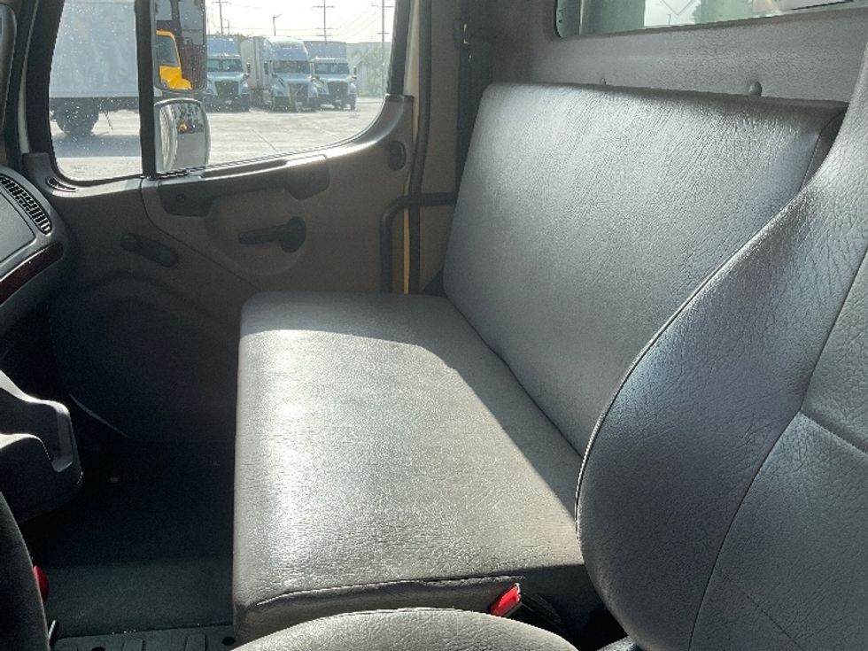 Refrigerated Truck-Light and Medium Duty Trucks-Freightliner-2019-M2-La Mirada-CA-120,402\n\t\tmiles-$ 68,500 - Image 19