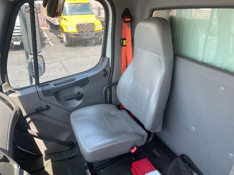 Refrigerated Truck-Light and Medium Duty Trucks-Freightliner-2019-M2-La Mirada-CA-157,083\n\t\tmiles-$ 49,250 - Image 19