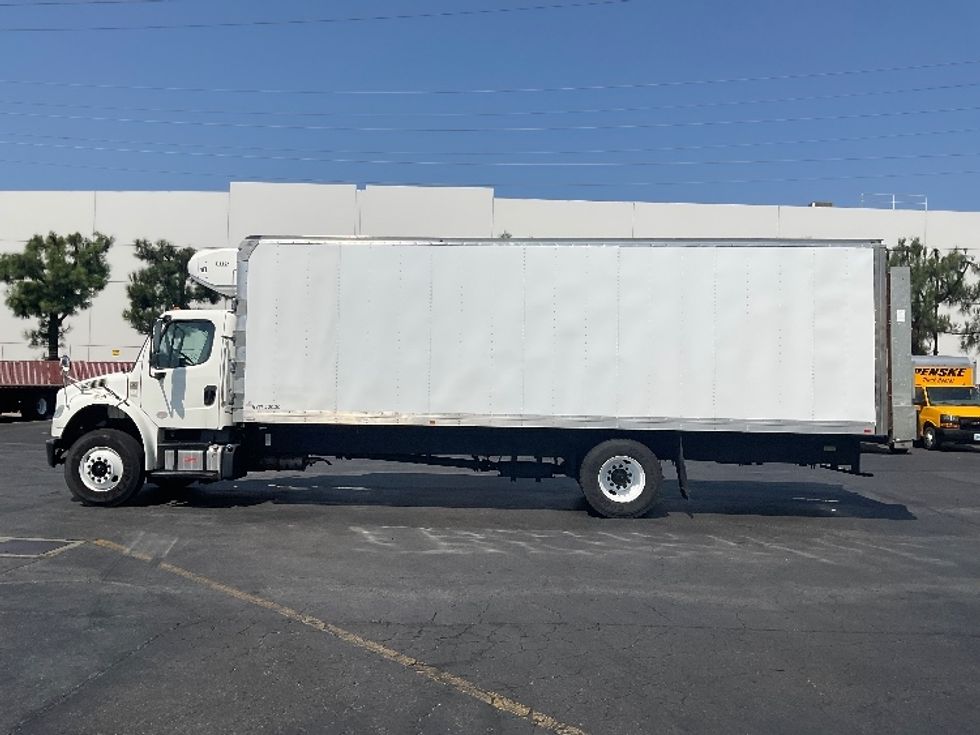 Refrigerated Truck-Light and Medium Duty Trucks-Freightliner-2019-M2-La Mirada-CA-157,083\n\t\tmiles-$ 49,250 - Image 4