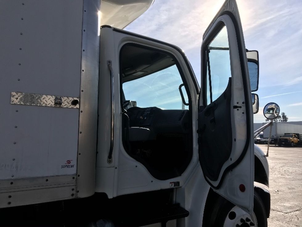 Refrigerated Truck-Light and Medium Duty Trucks-Freightliner-2019-M2-La Mirada-CA-202,784\n\t\tmiles-$ 45,500 - Image 19