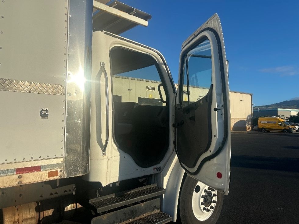 Refrigerated Truck-Light and Medium Duty Trucks-Freightliner-2019-M2-La Mirada-CA-58,693\n\t\tmiles-$ 63,500 - Image 20