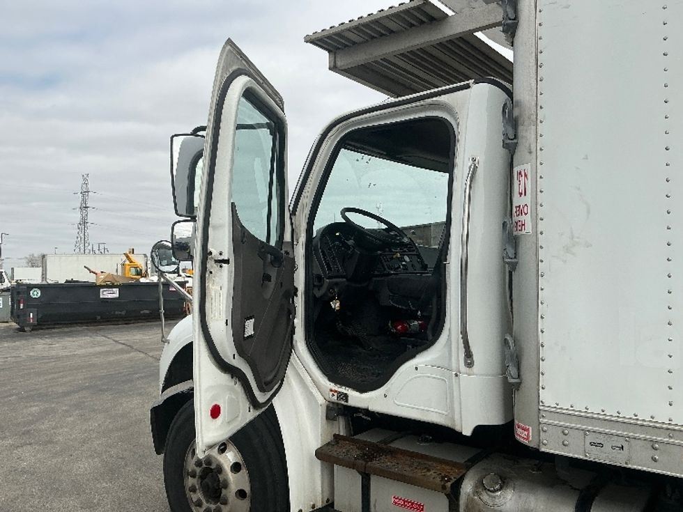 Refrigerated Truck-Light and Medium Duty Trucks-Freightliner-2019-M2-La Porte-IN-485,221\n\t\tmiles-$ 19,750 - Image 16