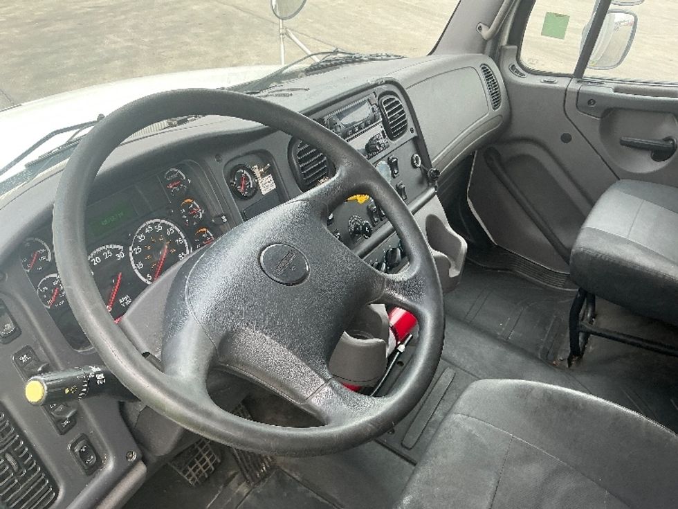 Refrigerated Truck-Light and Medium Duty Trucks-Freightliner-2019-M2-La Porte-IN-485,221\n\t\tmiles-$ 19,750 - Image 17