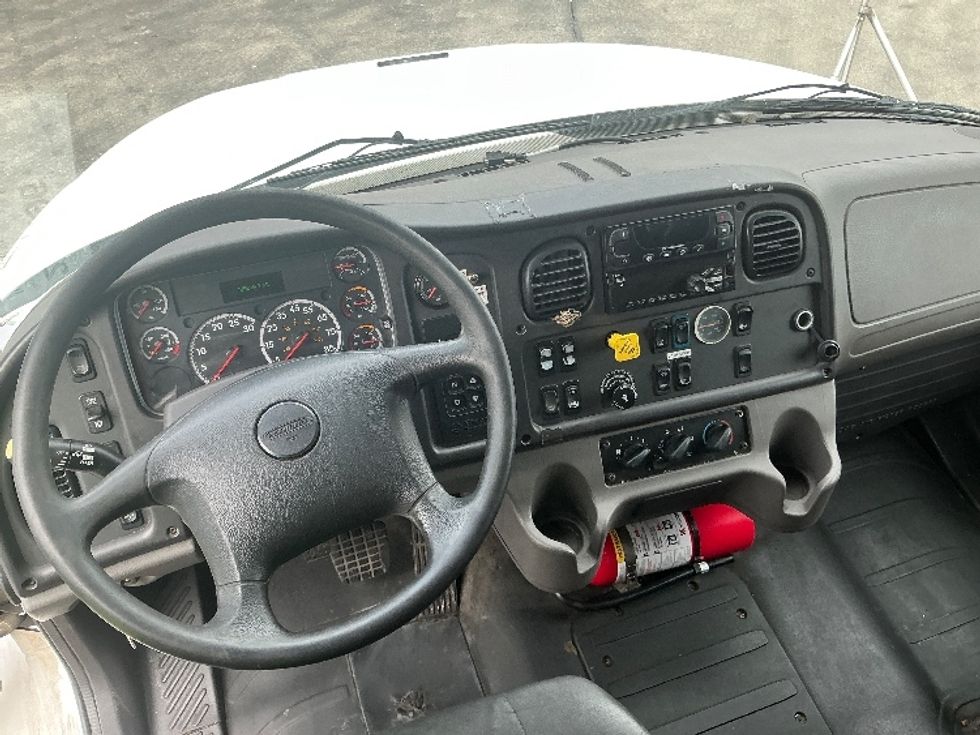 Refrigerated Truck-Light and Medium Duty Trucks-Freightliner-2019-M2-La Porte-IN-485,221\n\t\tmiles-$ 19,750 - Image 18