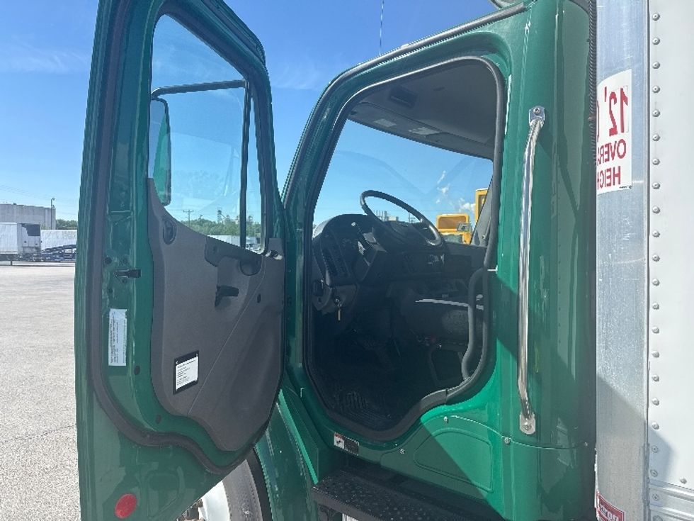 Refrigerated Truck-Light and Medium Duty Trucks-Freightliner-2019-M2-La Porte-IN-65,324\n\t\tmiles-$ 64,250 - Image 16