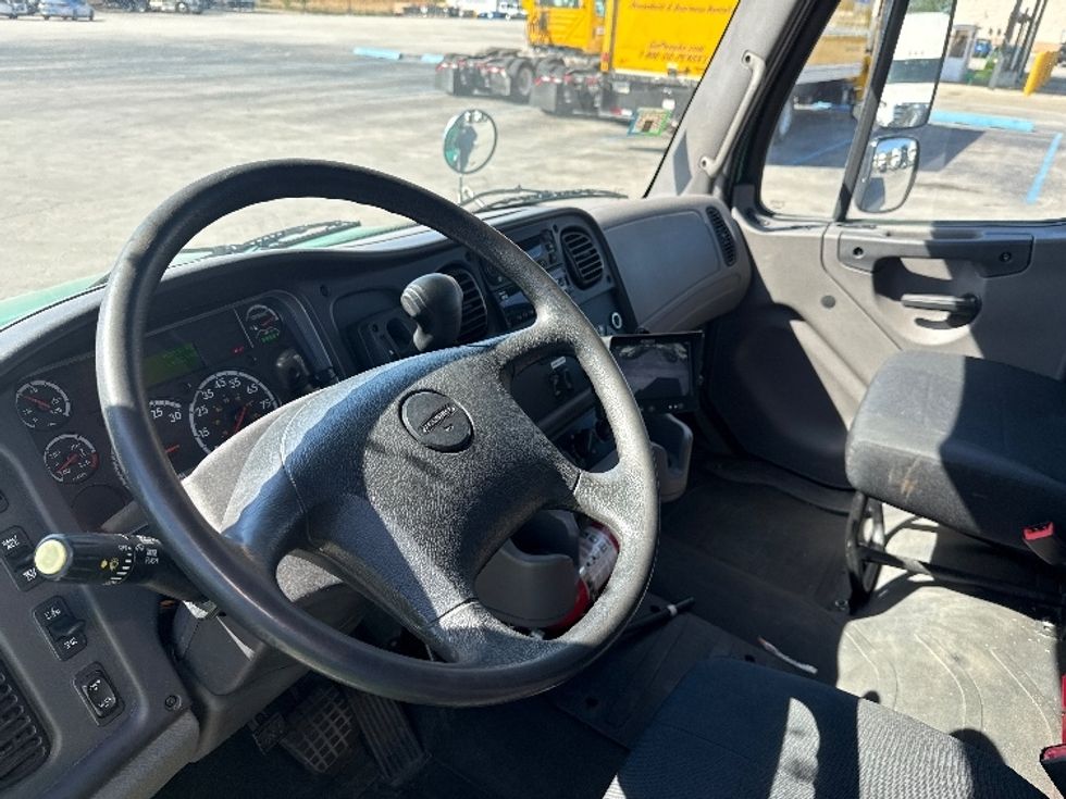 Refrigerated Truck-Light and Medium Duty Trucks-Freightliner-2019-M2-La Porte-IN-65,324\n\t\tmiles-$ 64,250 - Image 17