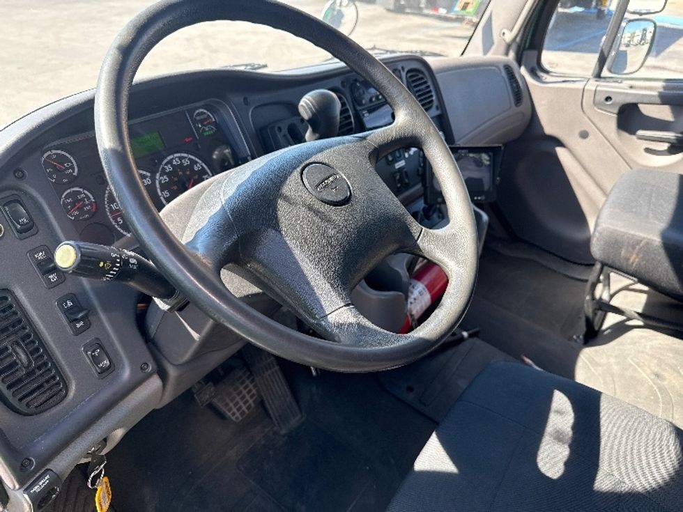 Refrigerated Truck-Light and Medium Duty Trucks-Freightliner-2019-M2-La Porte-IN-65,324\n\t\tmiles-$ 64,250 - Image 18