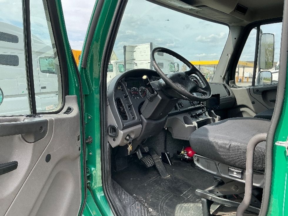 Refrigerated Truck-Light and Medium Duty Trucks-Freightliner-2019-M2-La Porte-IN-69,536\n\t\tmiles-$ 57,500 - Image 15