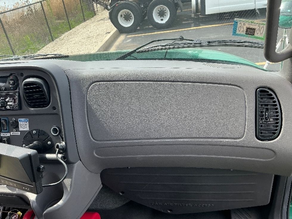 Refrigerated Truck-Light and Medium Duty Trucks-Freightliner-2019-M2-La Porte-IN-69,536\n\t\tmiles-$ 57,500 - Image 19