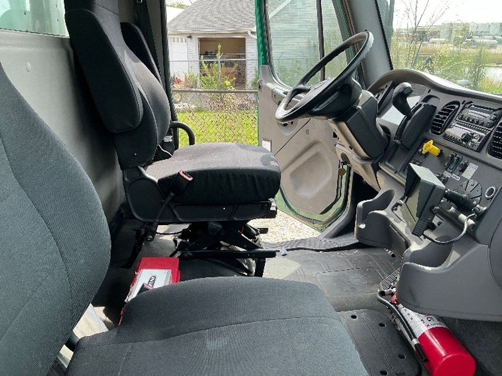 Refrigerated Truck-Light and Medium Duty Trucks-Freightliner-2019-M2-La Porte-IN-69,536\n\t\tmiles-$ 57,500 - Image 20