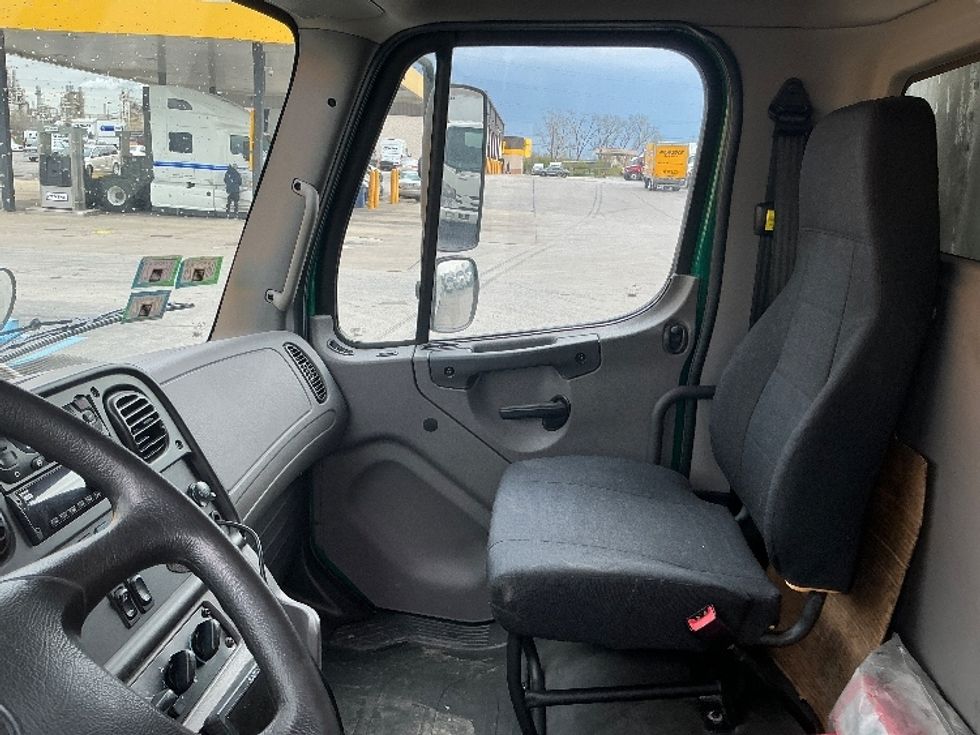 Refrigerated Truck-Light and Medium Duty Trucks-Freightliner-2019-M2-La Porte-IN-81,733\n\t\tmiles-$ 56,500 - Image 15