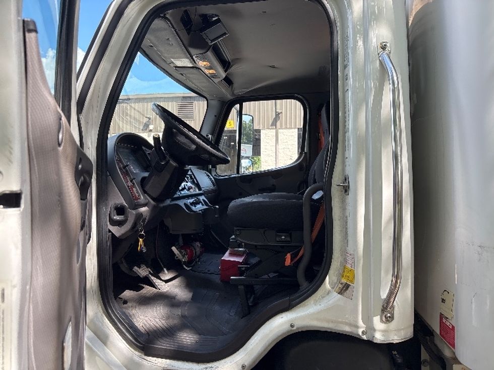Refrigerated Truck-Light and Medium Duty Trucks-Freightliner-2019-M2-Ladson-SC-170,438\n\t\tmiles-$ 48,000 - Image 16