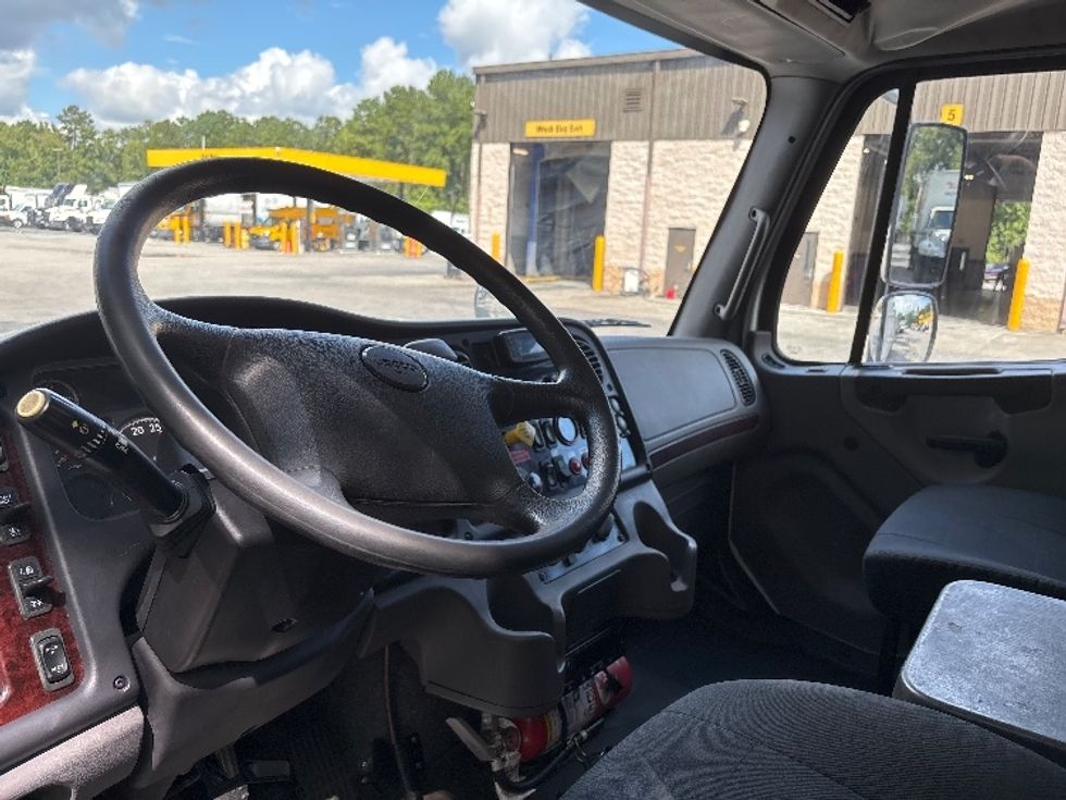 Refrigerated Truck-Light and Medium Duty Trucks-Freightliner-2019-M2-Ladson-SC-170,438\n\t\tmiles-$ 48,000 - Image 17