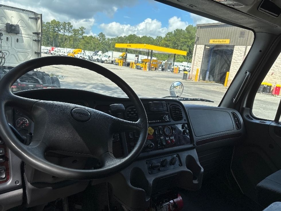 Refrigerated Truck-Light and Medium Duty Trucks-Freightliner-2019-M2-Ladson-SC-170,438\n\t\tmiles-$ 48,000 - Image 18