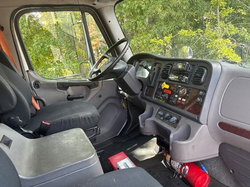 Refrigerated Truck-Light and Medium Duty Trucks-Freightliner-2019-M2-Ladson-SC-170,438\n\t\tmiles-$ 48,000 - Image 22