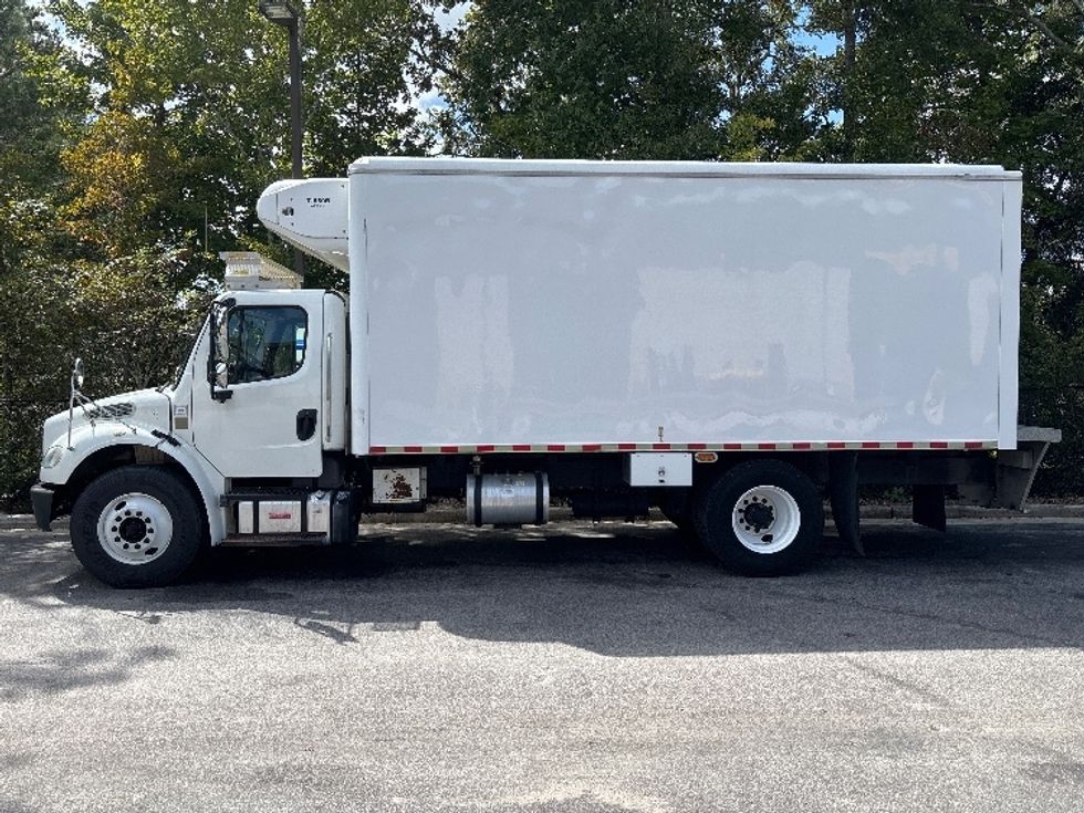Refrigerated Truck-Light and Medium Duty Trucks-Freightliner-2019-M2-Ladson-SC-170,438\n\t\tmiles-$ 48,000 - Image 4