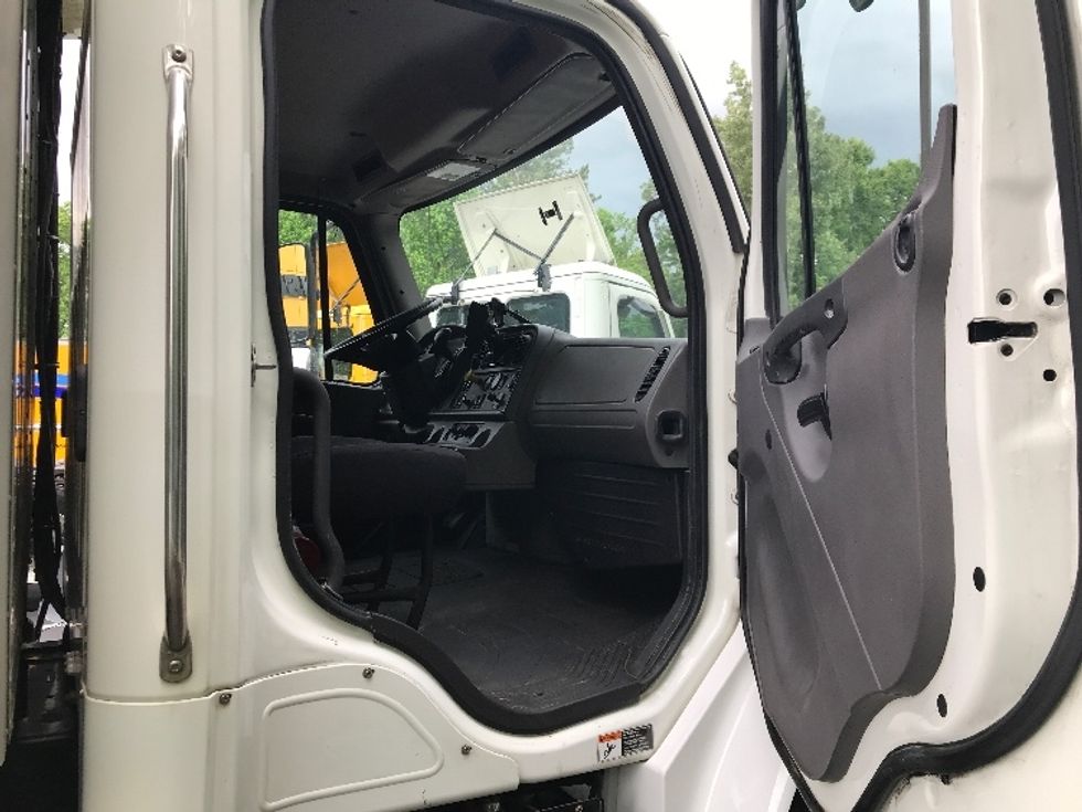 Refrigerated Truck-Light and Medium Duty Trucks-Freightliner-2019-M2-Ladson-SC-196,746\n\t\tmiles-$ 37,000 - Image 20