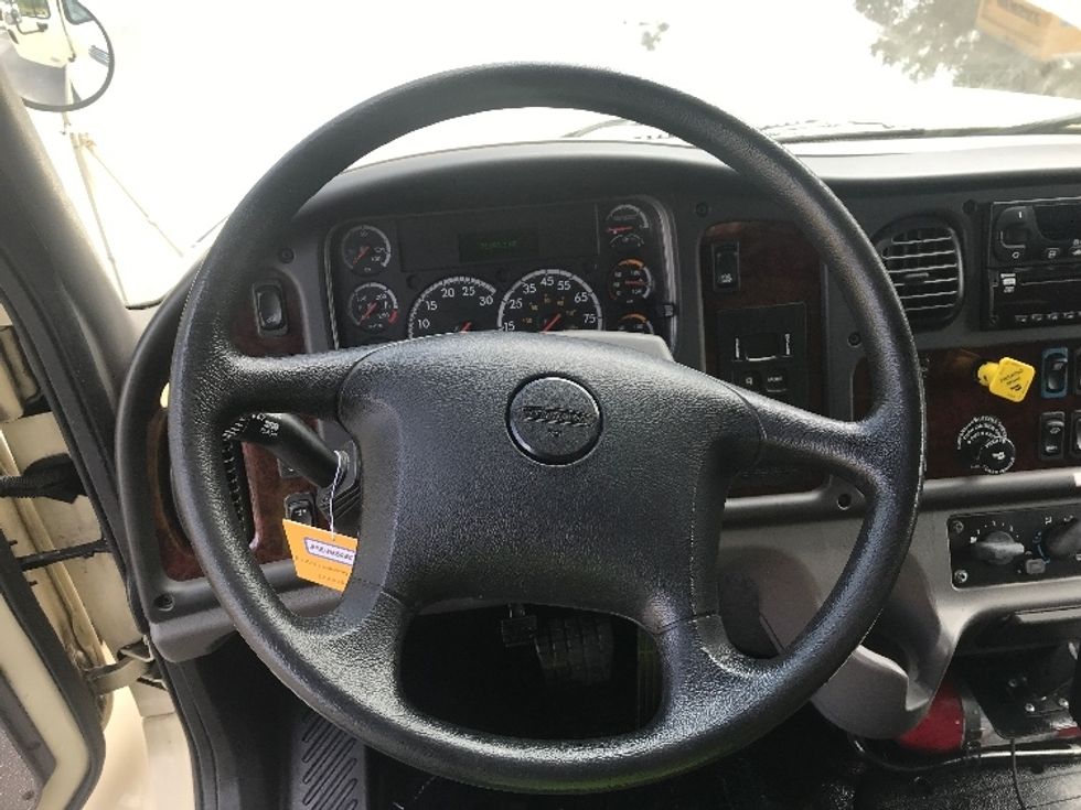 Refrigerated Truck-Light and Medium Duty Trucks-Freightliner-2019-M2-Ladson-SC-71,782\n\t\tmiles-$ 59,000 - Image 17