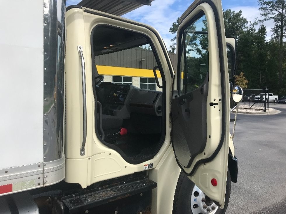 Refrigerated Truck-Light and Medium Duty Trucks-Freightliner-2019-M2-Ladson-SC-71,782\n\t\tmiles-$ 59,000 - Image 19
