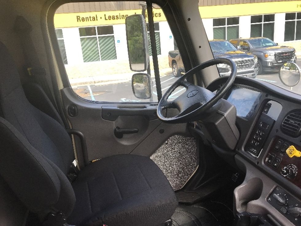 Refrigerated Truck-Light and Medium Duty Trucks-Freightliner-2019-M2-Ladson-SC-71,782\n\t\tmiles-$ 59,000 - Image 21