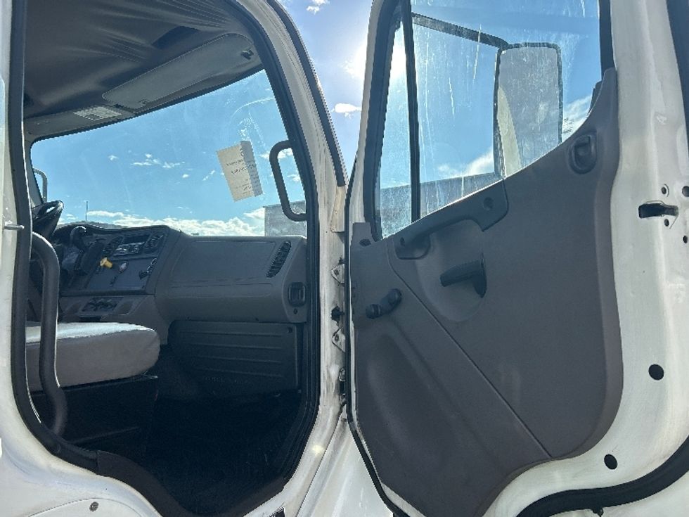 Refrigerated Truck-Light and Medium Duty Trucks-Freightliner-2019-M2-Las Vegas-NV-145,930\n\t\tmiles-$ 51,250 - Image 20