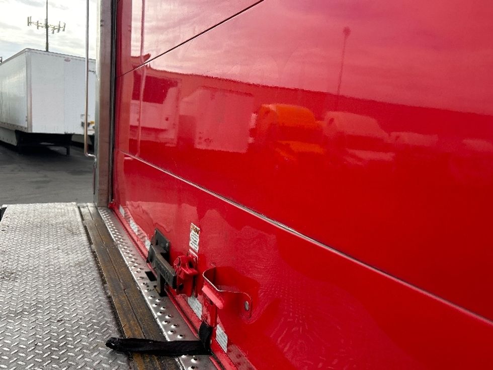 Refrigerated Truck-Light and Medium Duty Trucks-Freightliner-2019-M2-Las Vegas-NV-152,421\n\t\tmiles-$ 56,750 - Image 28