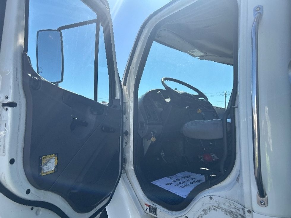 Refrigerated Truck-Light and Medium Duty Trucks-Freightliner-2019-M2-Las Vegas-NV-167,540\n\t\tmiles-$ 48,750 - Image 15