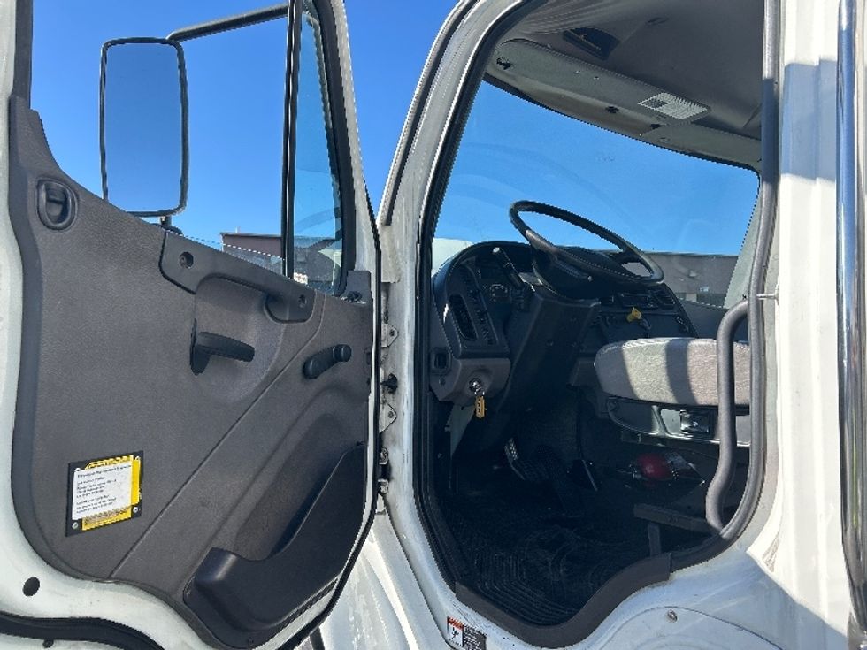 Refrigerated Truck-Light and Medium Duty Trucks-Freightliner-2019-M2-Las Vegas-NV-172,119\n\t\tmiles-$ 49,250 - Image 16