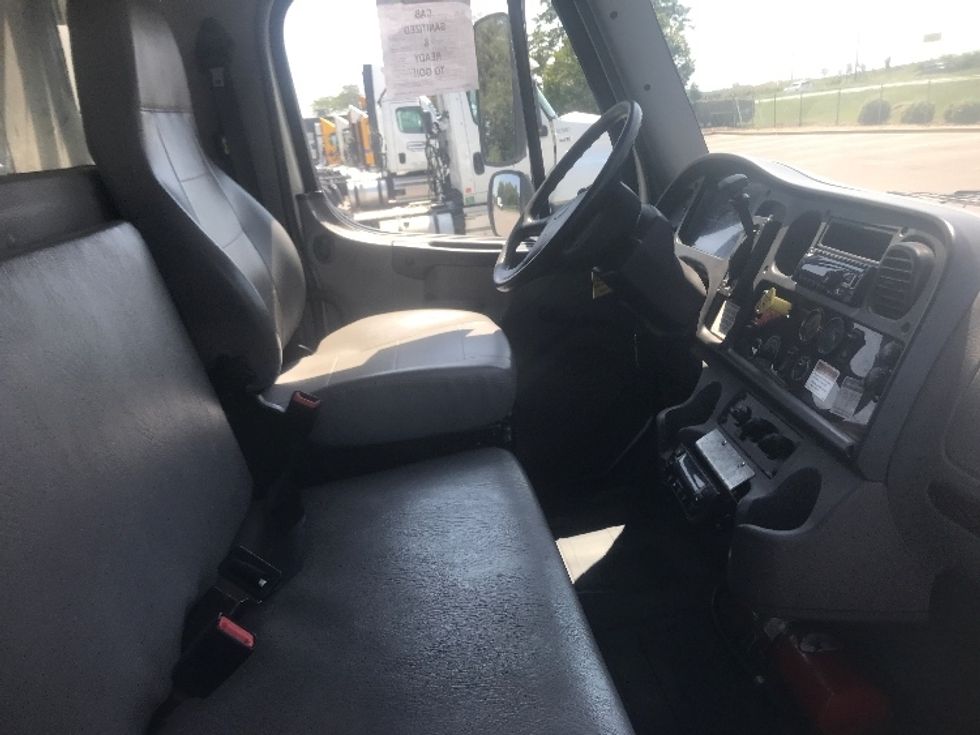 Refrigerated Truck-Light and Medium Duty Trucks-Freightliner-2019-M2-Lexington-KY-196,565\n\t\tmiles-$ 68,500 - Image 22